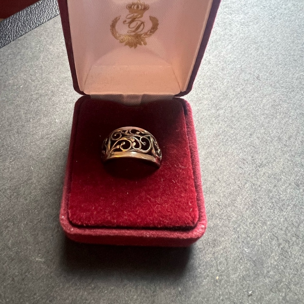 Elegant Vintage premier Designs filigree Ring Size 8